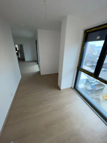 Tirane, shitet apartament 2+1+Ballkon Kati 5, 117 m² (Akses Tirana)