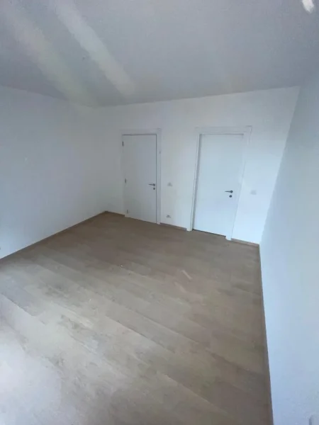 Tirane, shitet apartament 2+1+Ballkon Kati 5, 117 m² (Akses Tirana)