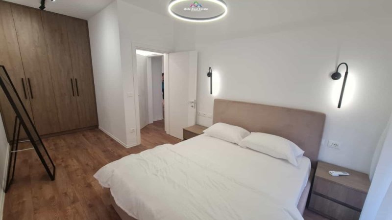 Tirane, jepet me qera apartament 1+1+Ballkon Kati 7, 70 m² 850 € (rruga e kavajes)