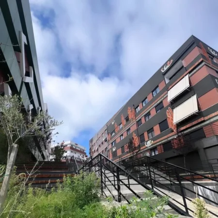 Tirane, shitet apartament 3+1 , 145 m² 270.000 € (Zgjerimi)