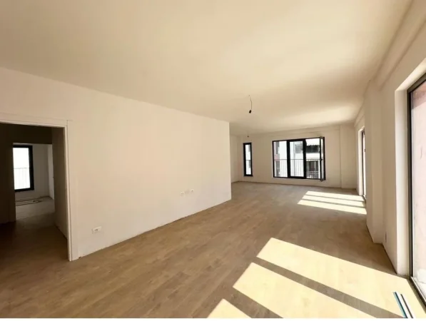 Tirane, shitet apartament 3+1 , 149 m² (Kopshti Botanik)