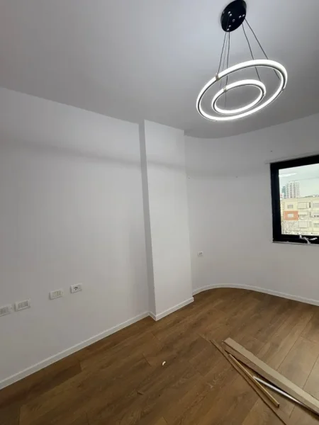 Tirane, shitet apartament 1+1 , 77 m² 189.000 € (Pazari i Ri)