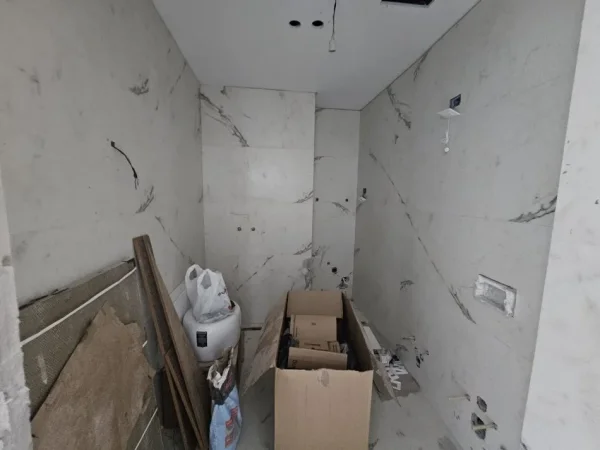 Tirane, shitet 1+1+Ballkon Kati 6, 260.000 € (LAKE VIEW, LIQENI TIRANES)