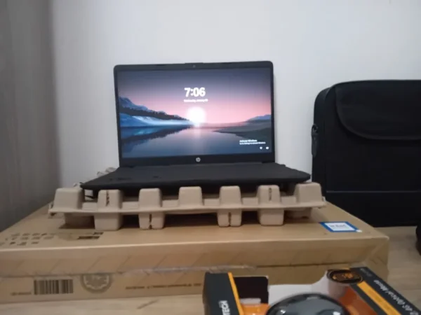 Vlore - Lungomare - Uji i Ftohte, shes Laptop Laptop I ri Marka HP