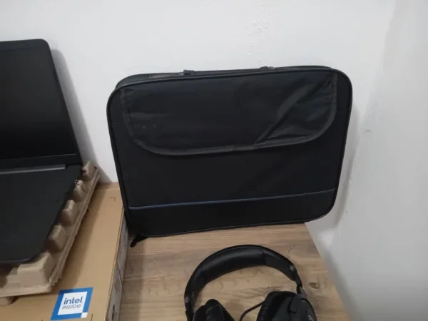 Vlore - Lungomare - Uji i Ftohte, shes Laptop Laptop I ri Marka HP