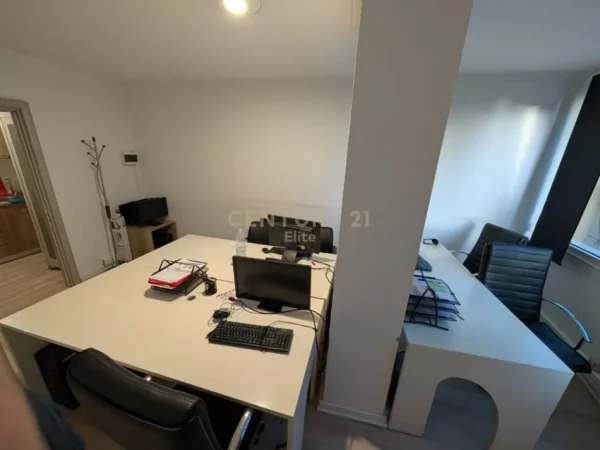 Tirane, jap me qera zyre , 167 m² 2.500 € (Ish Blloku)