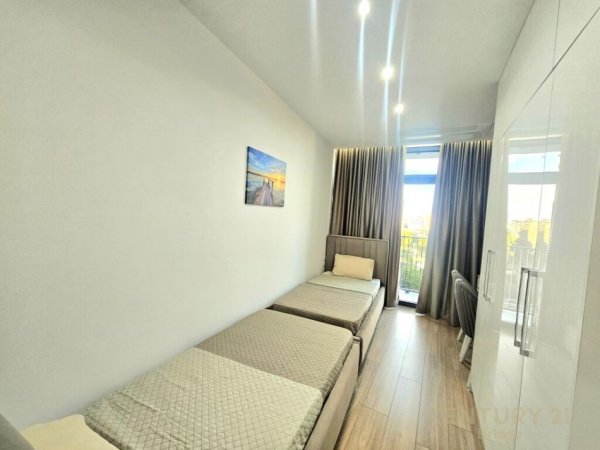 Tirane, jap me qera apartament 2+1+POST PARKIMI , 88 m² 1.300 € (Lake View Residence, Liqeni i Tiranës)