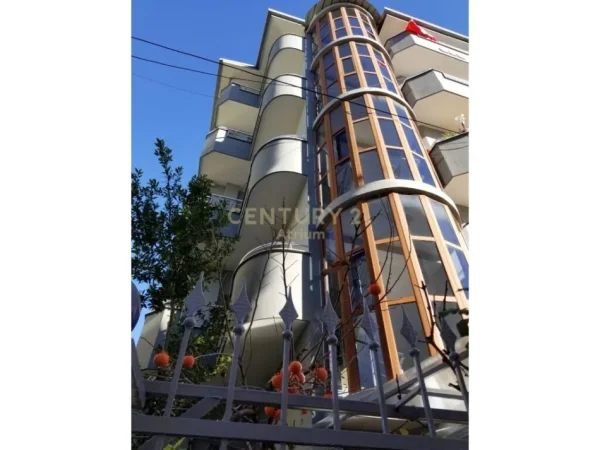 Tirane, shes GODINE 4 KATESHE , 865 m² 730.000 € (Selitë)