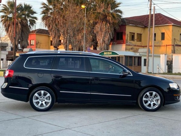 Tirane, shitet makine Volswagen Passat Nafte, blu e errët manuale Kondicioner 318.420 km 3.800 €