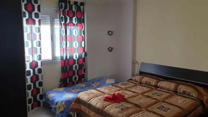 Vlore - Lungomare - Uji i Ftohte, shitet apartament+verande ,2+1+Ballkon Kati 2, 257000 € (SHkolla e Marines)