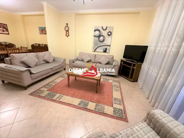Tirane, jepet me qera apartament 2+1 Kati 2, 130 m² 600 € (rr.Elbassanit)