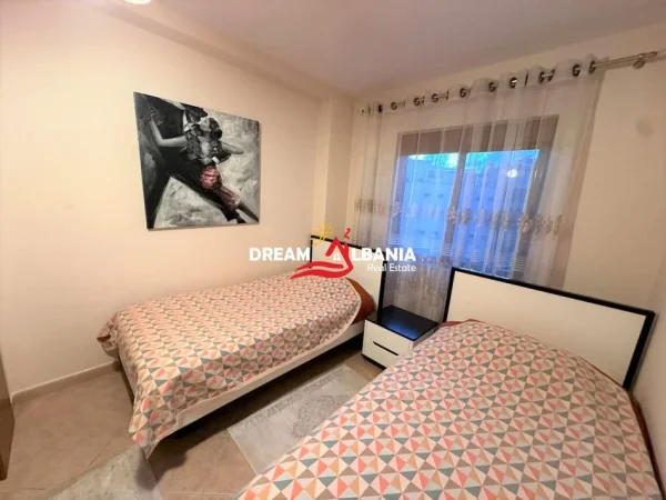 Tirane, jepet me qera apartament 2+1 Kati 2, 130 m² 600 € (rr.Elbassanit)