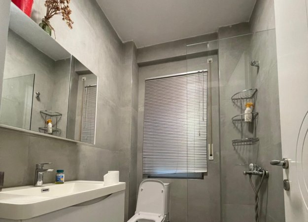 Tirane, jepet me qera apartament 1+1+Aneks Kati 2, 58 m² 550 € (rruga 5 maji , concord center)
