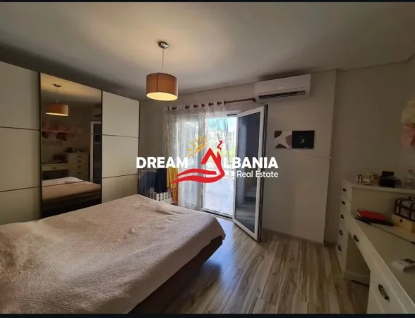 Vlore, shitet apartament 3+1 Kati 4, 148 m² 318.000 € (vlore)