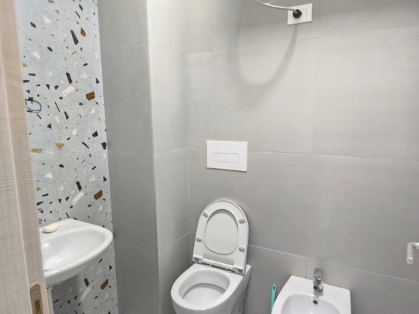 Tirane, jepet me qera apartament 1+1+Ballkon Kati 6, 500 m² 500 € (Astir ,Oasis residence .)