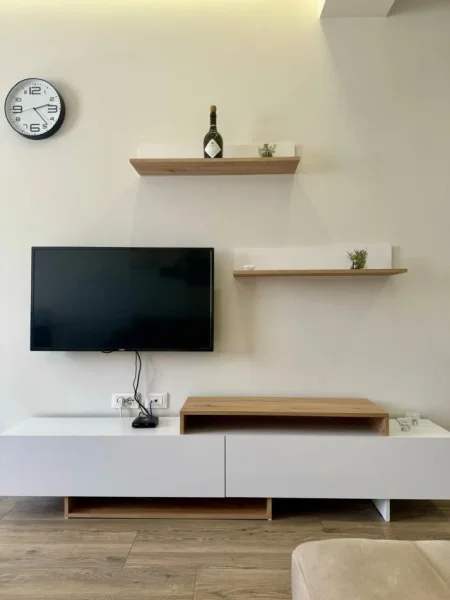 Tirane, jepet me qera apartament 1+1+Aneks Kati 3, 72 m² 500 € (vasil shanto)