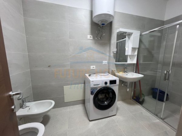 Tirane, jepet me qera apartament 2+1 Kati 3, 113 m² 800 € (rruga dibres)