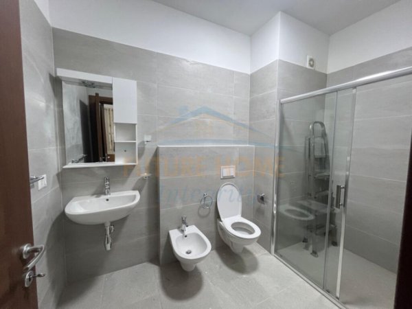 Tirane, jepet me qera apartament 2+1 Kati 3, 113 m² 800 € (rruga dibres)