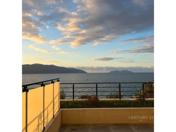 Vlore, Shiten 2 Studio me Verande pamje nga Deti dhe Post Parkimi, 112 m² 280.000 € (Radhime)