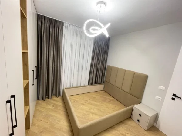Tirane, shitet apartament 1+1+Ballkon Kati 1, 65 m² 135.000 € (Mbikalimi i Komunes)