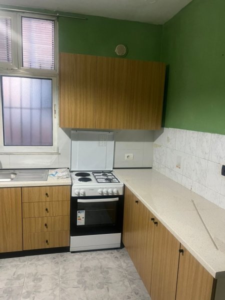 Tirane, jepet me qera apartament 3+1+Aneks+Ballkon Kati 1, 100 m² 800 € (selvia)