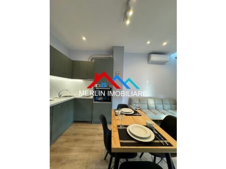Tirane, jepet me qera apartament 1+1+Ballkon Kati 7, 58 m² 800 € (Rruga Karl Gega)