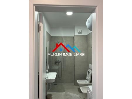 Tirane, jepet me qera apartament 1+1+Ballkon Kati 7, 58 m² 800 € (Rruga Karl Gega)