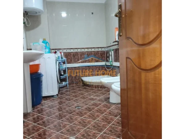 Tirane, shitet apartament 1+1 Kati 6, 75 m² 150.000 € (komuna e parisit)