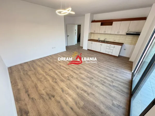 Tirane, shitet apartament 1+1 Kati 7, 76 m² 90.900 € (yzberisht)