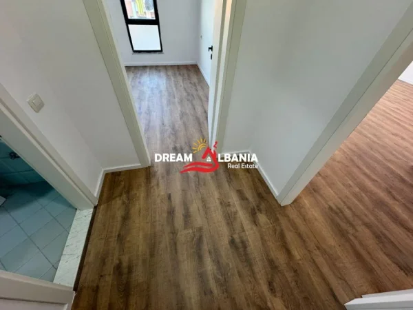 Tirane, shitet apartament 1+1 Kati 7, 76 m² 90.900 € (yzberisht)