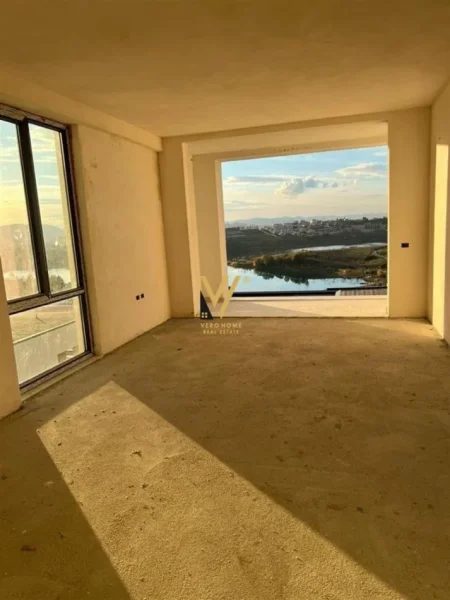 Tirane, shitet apartament 2+1+Ballkon Kati 3, 112 m² 250.000 € (FARKE)