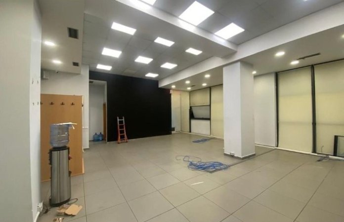 Tirane, jepet me qera ambjent biznesi Kati 1, 140 m² 1.200 € (Komuna e Parisit)