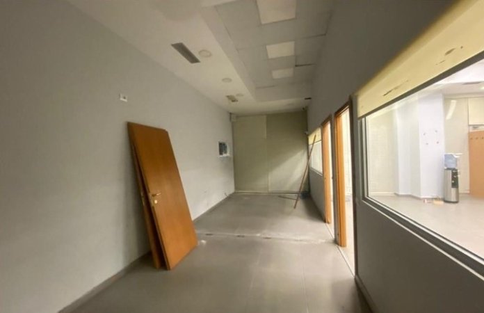 Tirane, jepet me qera ambjent biznesi Kati 1, 140 m² 1.200 € (Komuna e Parisit)