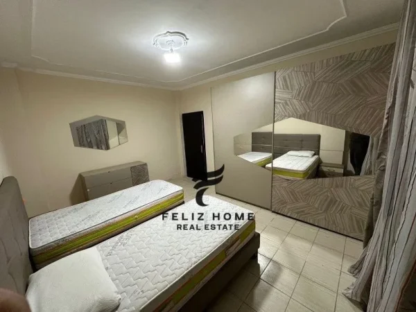 Tirane, jepet me qera apartament 1+1+Ballkon Kati 2, 70 m² 500 € (KOPSHTI ZOOLOGJIK)