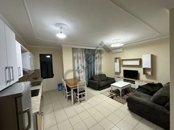 Tirane, jepet me qera apartament 1+1+Ballkon Kati 2, 70 m² 500 € (KOPSHTI ZOOLOGJIK)