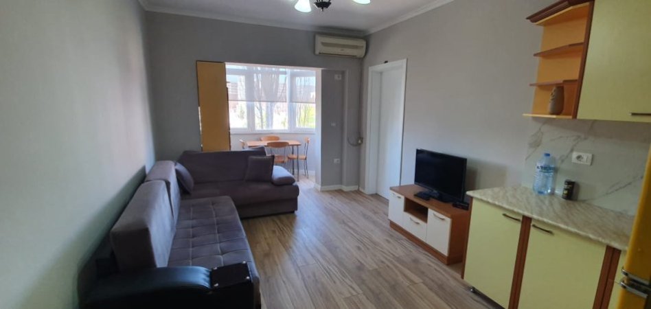 Tirane, jepet me qera apartament 1+1 Kati 2, 60 m² 350 € (Don Bosko)