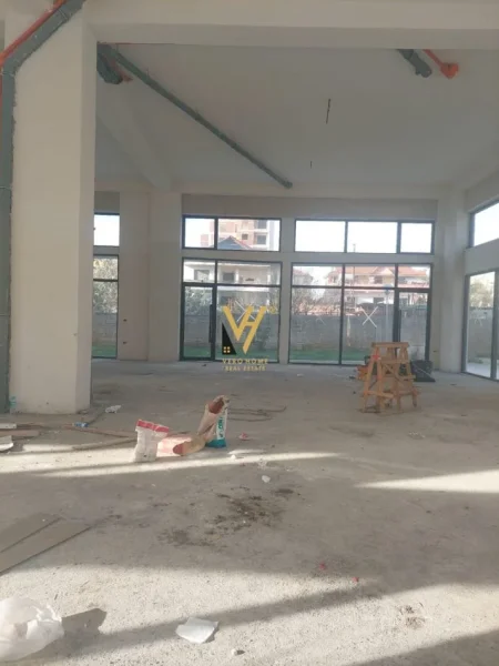 Tirane, jepet dyqan me qera Kati 0, 500 m² 7.500 € (RRUGA JORDAN MISJA)