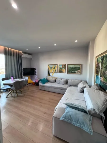 Tirane, shitet apartament 1+1+Ballkon Kati 4, 74 m² 135.000 € (BULEVARDI I RI)