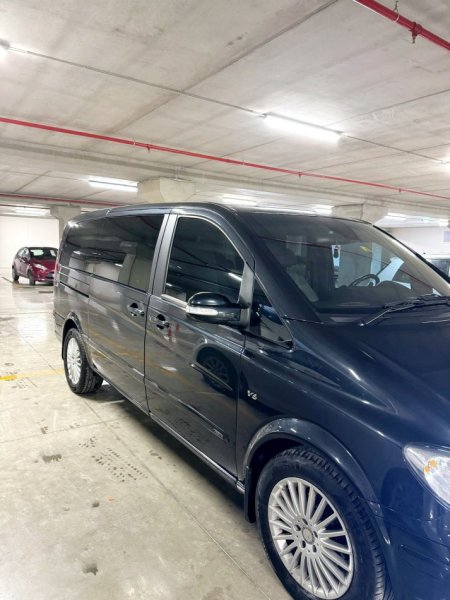 Tirane, shes MERCEDES BENZ VIANO Nafte, e zeze automatik Klima 340.000 km 13.000 €