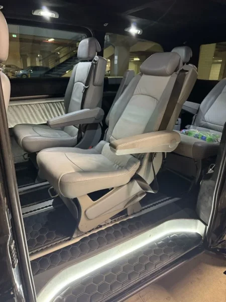 Tirane, shes MERCEDES BENZ VIANO Nafte, e zeze automatik Klima 340.000 km 13.000 €