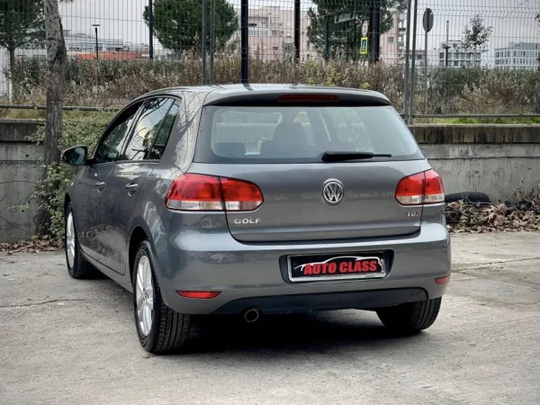 Tirane, shes makine VW GOLF VI Nafte, gri e erret manuale Klima 177.000 km 5.700 €
