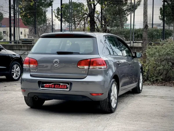 Tirane, shes makine VW GOLF VI Nafte, gri e erret manuale Klima 177.000 km 5.700 €