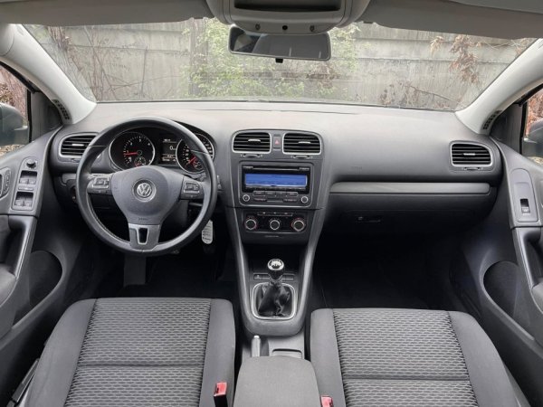 Tirane, shes makine VW GOLF VI Nafte, gri e erret manuale Klima 177.000 km 5.700 €