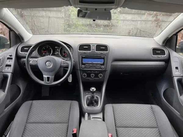 Tirane, shes makine VW GOLF VI Nafte, gri e erret manuale Klima 177.000 km 5.700 €