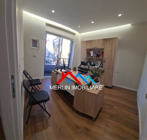 Tirane, jepet me qera zyre Kati 0, 60 m² 300 € (RRUGA TEODOR KEKO)