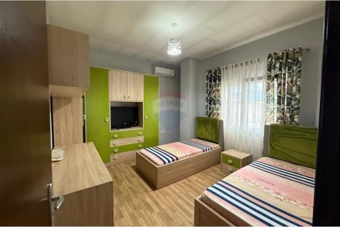 Tirane, jepet me qera Vile 3 Katshe , 164 m² 1.350 € (Jordan Misja, rruga e Burgut)