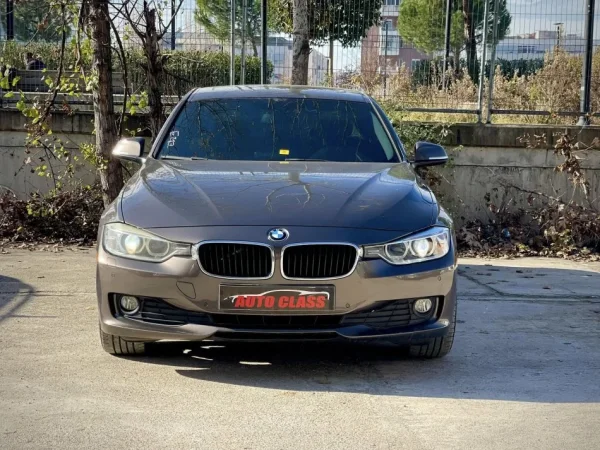 Tirane, shes makine BMW 320 D VITI 2012 , AUTOMAT, NAFTE, FULL OPTION Nafte, kafe automatik Klima 196.000 km 10.200 €