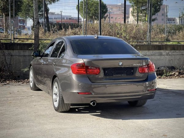 Tirane, shes makine BMW 320 D VITI 2012 , AUTOMAT, NAFTE, FULL OPTION Nafte, kafe automatik Klima 196.000 km 10.200 €