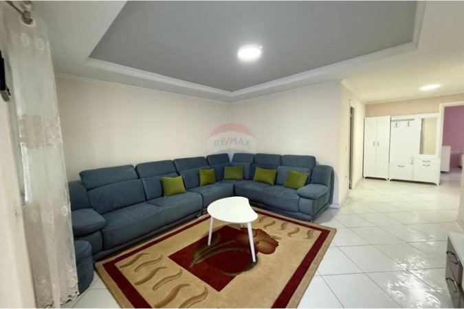 Tirane, jepet me qera apartament 2+1+Ballkon Kati 2, 140 m² 550 € (Don Bosko)