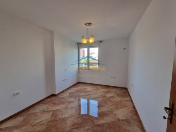 Tirane, jepet me qera apartament Kati 3, 119 m² 1.200 € (ish Ekspozita)